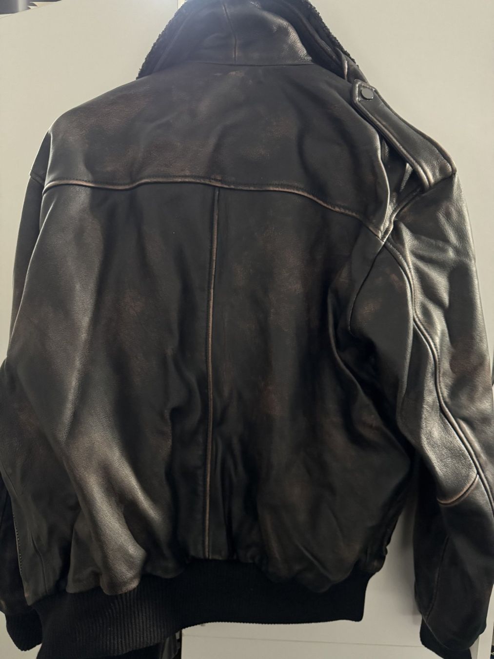 Vestes: RHOUEN OVERSIZE LEATHER JACKET – Neuf avec emballage d'origine à Winterthur par fad04 1