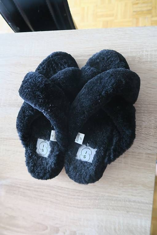 Scarpe da donna: Pantouffles neuves – Usato da Neuchâtel venduto da Mimijamet