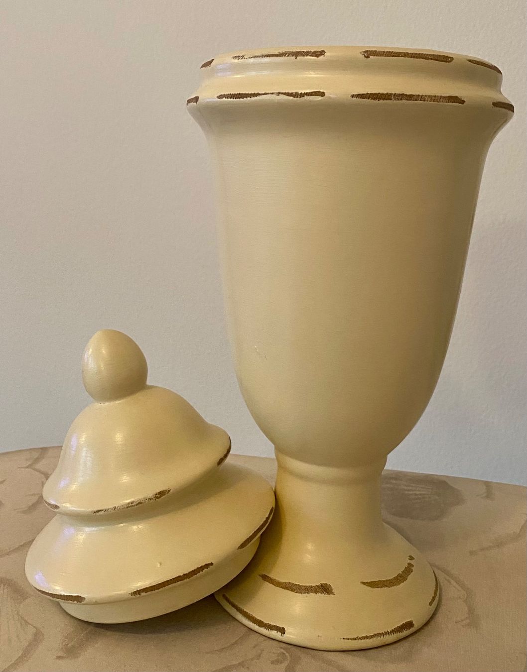 Vasi & Recipienti: Deko-Vase mit Deckel, beige, Shabby Chic – Usato da Zürich venduto da Maria2021 1