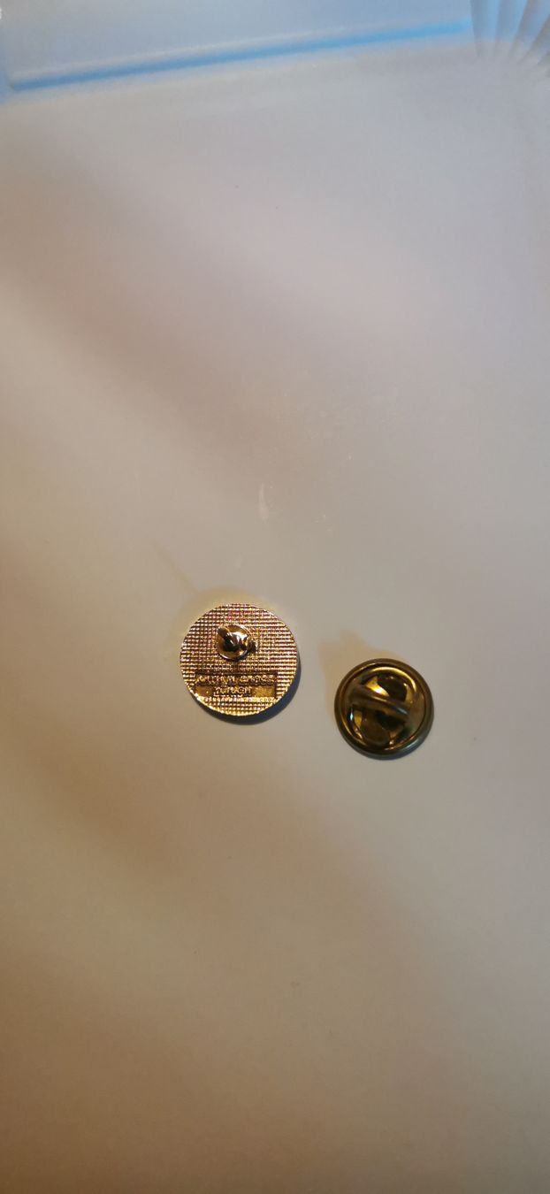 Placchette & Badge: Pin Kuoni  – Usato da Genève venduto da vins50 1