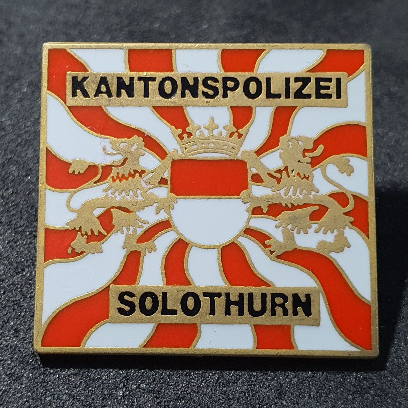 Placchette & Badge: W759 - Pin Fahne Kantonspolizei Solothurn – Usato da Reinach BL venduto da Boston-Verkauf