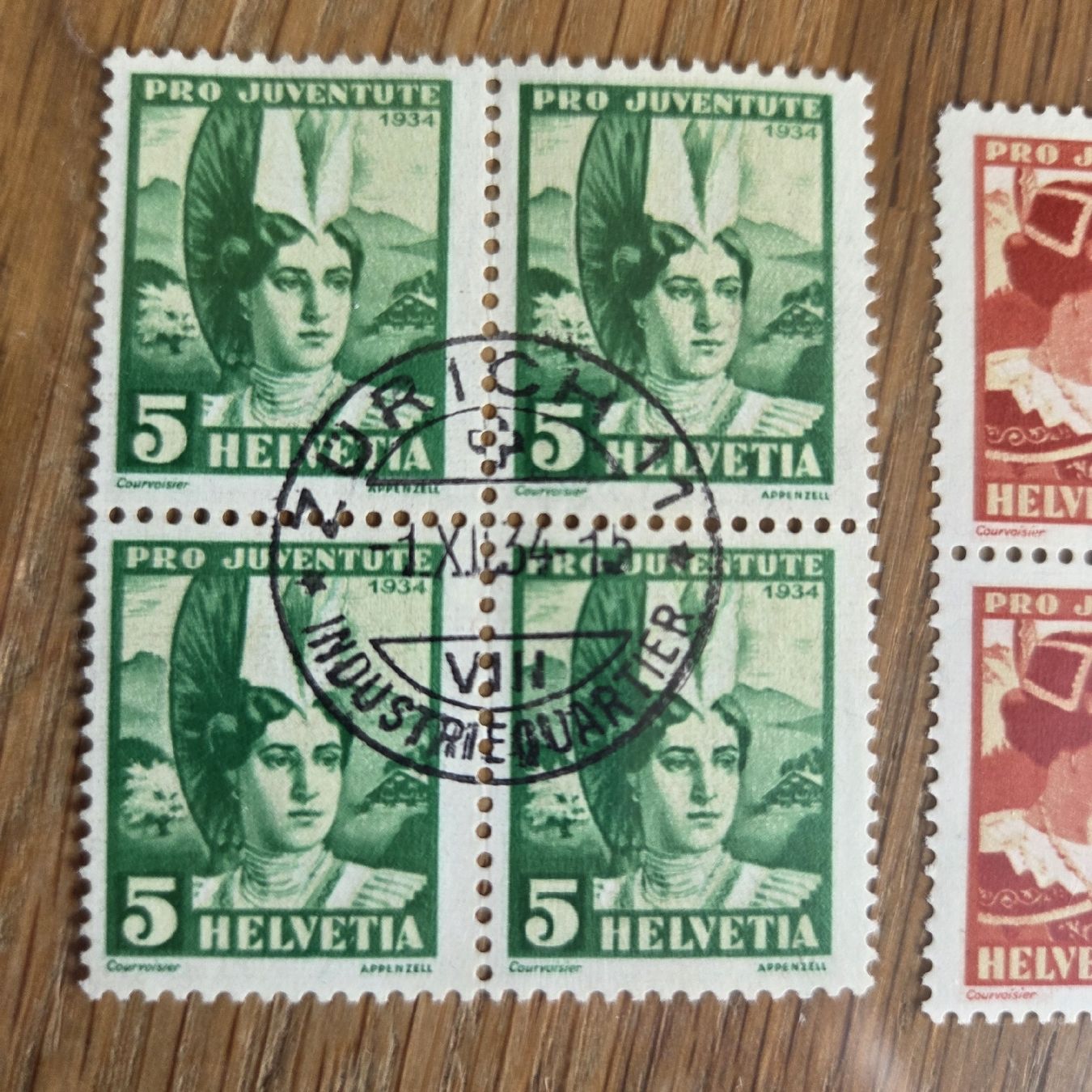 Tous les timbres: Briefmarken Pro Juv. Blöcke von 1943 – D'occasion à Stans par Ducati16 3