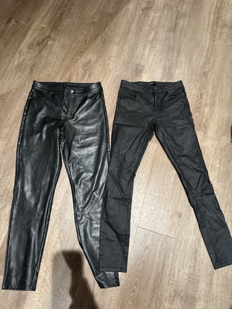 Damen Hosen Set zwei schwarze Kunstleder Hosen neuwertig