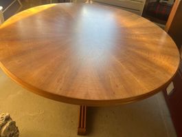 Runder Tisch Nussbaum Massivholz Einlegearbeit