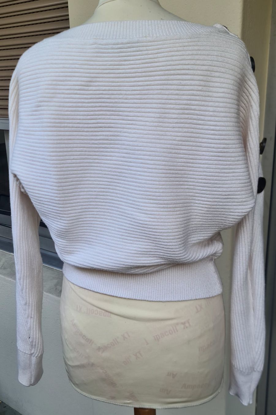 Zara Maglioni & Felpe: Pull à encolure bateau taille S couleur crème – Usato da Genève venduto da Saleena 3