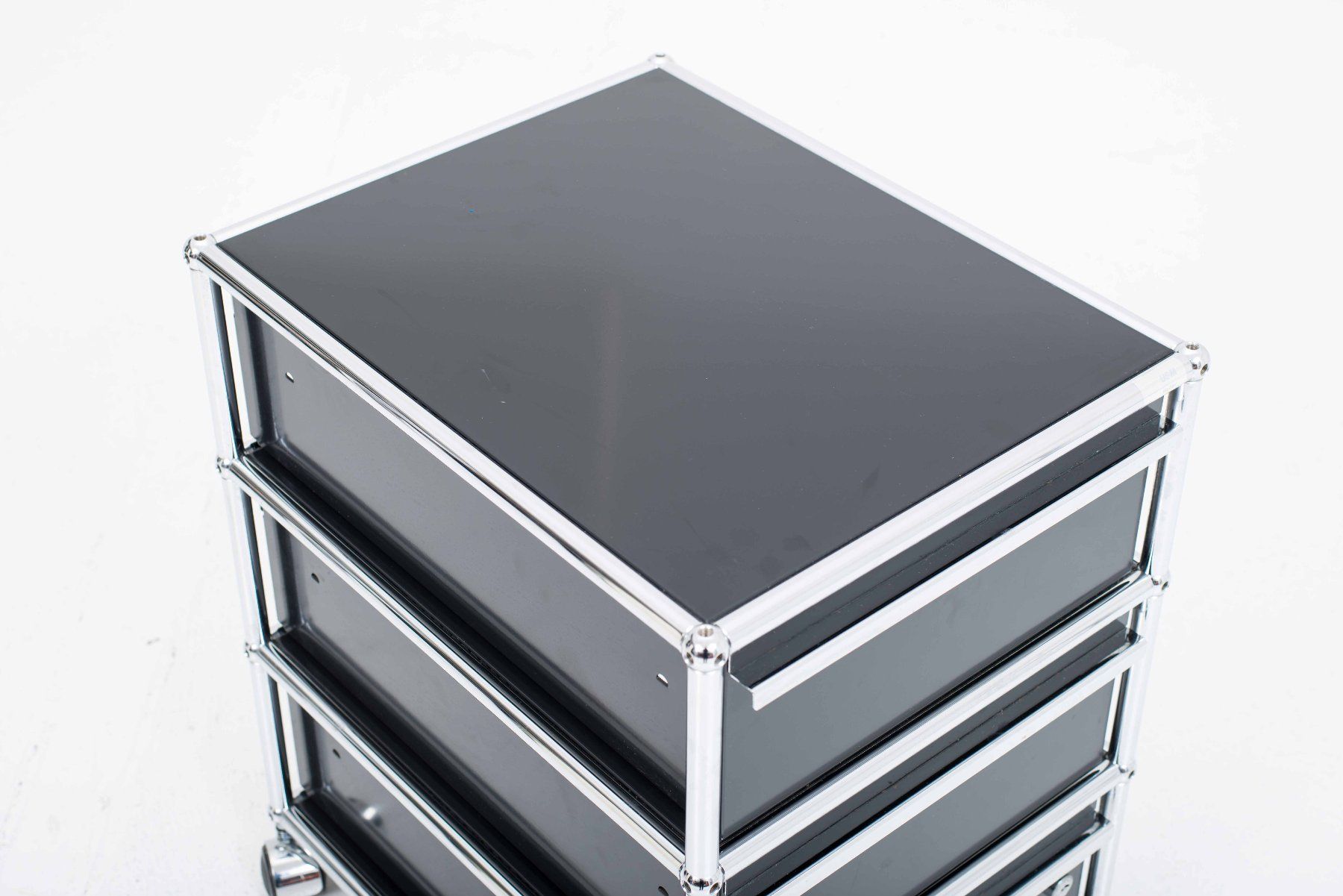 USM Banconi: USM Rollcontainer in Graphitschwarz – Usato da Zürich venduto da STUZH38 5