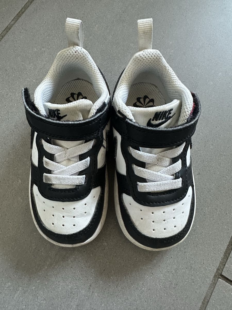 Nike Scarpe per ragazzi: Nike Kinderschuhe Grösse 22 – Usato da Zürich venduto da Rania68