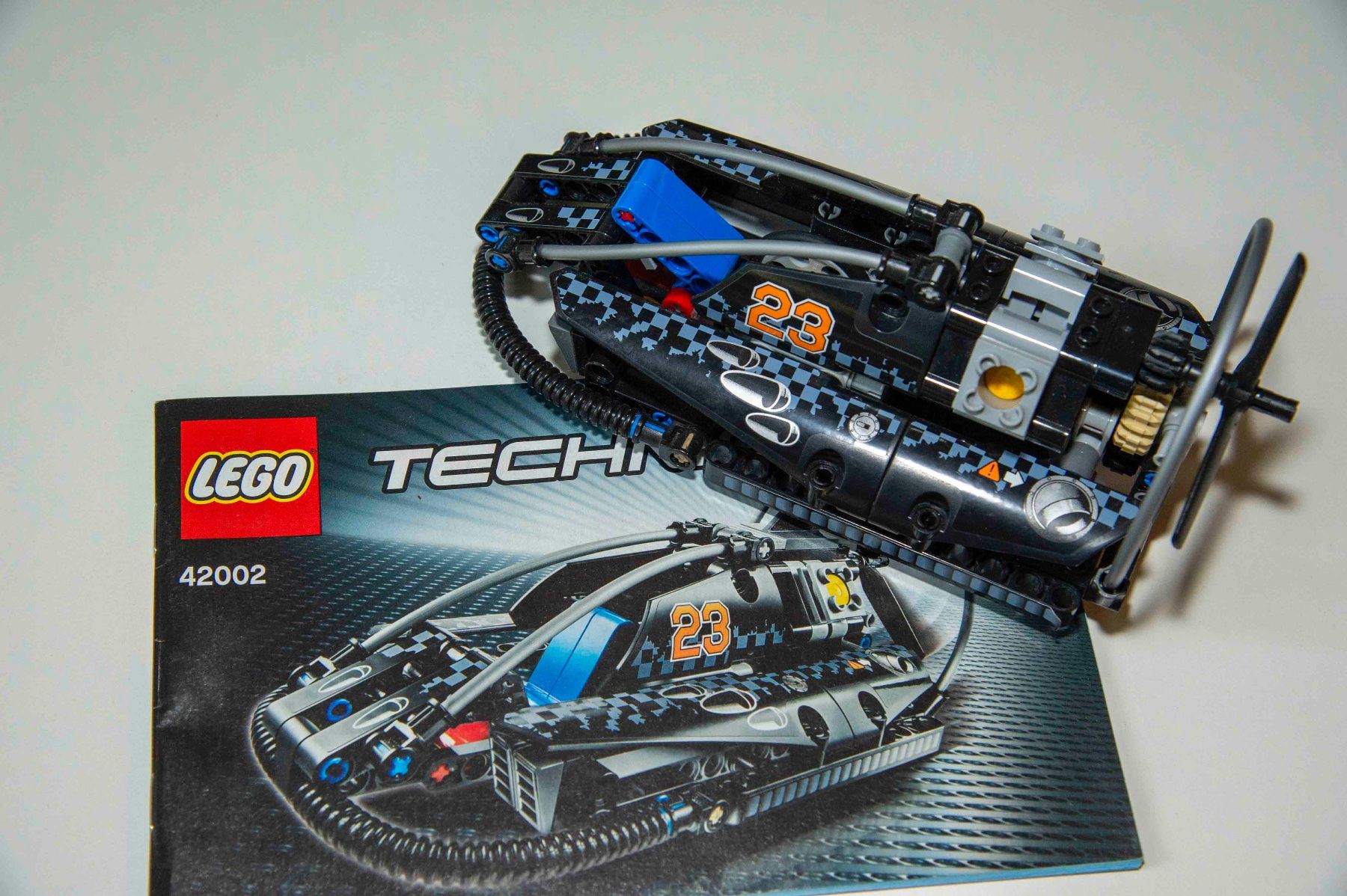 Lego Spielzeuge: Lego Technik: zwei Autos, ein Luftkissenboot – Gebraucht aus Schwerzenbach von floridan 6