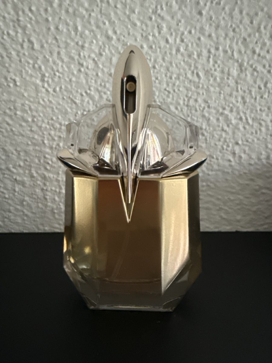 Mugler Profumi & Eau de Toilette: Profumo Mugler Alien Goddess 30ml eau de parfum – Nuovo (secondo la descrizione) da Amriswil venduto da Ttsa