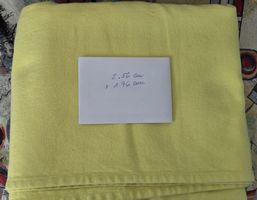 Couverture  jaune - cotton 2.56 cm x 1.96 cm