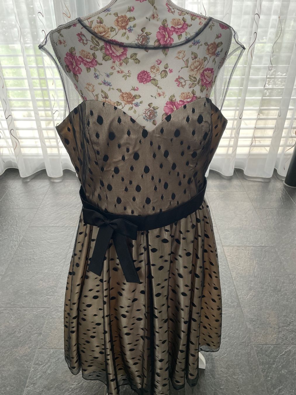 Vestiti: Cocktailkleid mit Tüll Gr. 48 – Usato da Erlinsbach venduto da Clodot 4