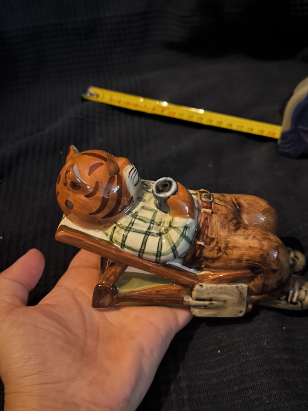 Figuren: jardinier de chat dans une chaise longue. – Gebraucht aus Nyon von mgg_gg9j 5