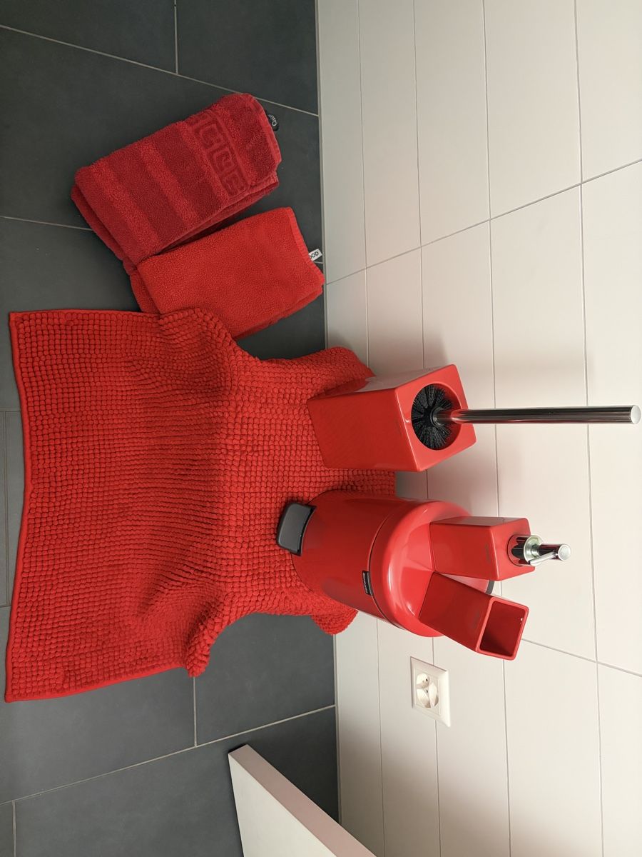 Seifenschalen: Badezimmer Set Rot 6-teilig – Gebraucht aus Emmenbrücke von ivo_v2zd 1