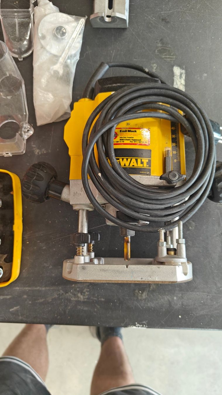 Dewalt Tutti gli attrezzi: Dewalt Oberfräse DW614 – Usato da Waldkirch venduto da Jerom77 3