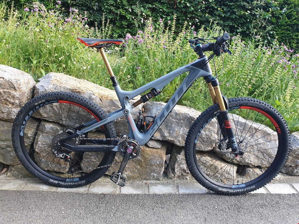 Scott Biciclette: Scott Genius 700 Tuned - XTR - neuwertig – Usato da Stetten SH venduto da Royab