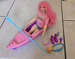 Barbie Kajak-Set mit Puppe und Zubehör