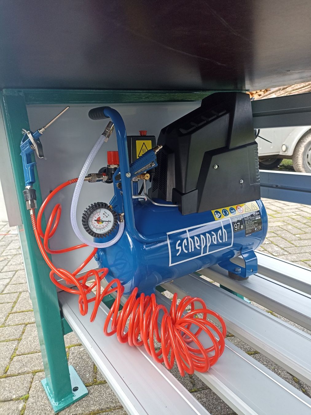 Banchi da lavoro: Werkbank mit Schublwde – Usato da Grosswangen venduto da dini13 1