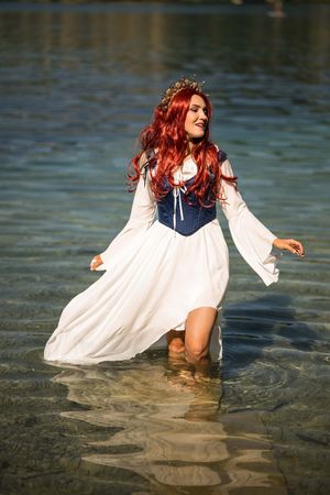 weisses Kleid mit himmelblauem Korsett cosplay S