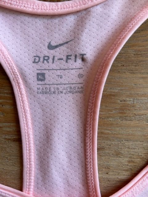 Nike Tops: Sport Top Gr. XL – Gebraucht aus Zürich von elg_rqw7 2