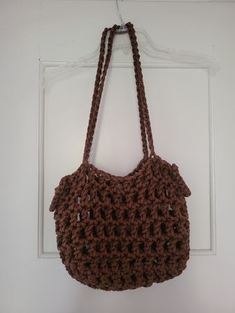 geflochtene braune Tasche