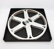 16mm Filmspule mit Kartonschachtel