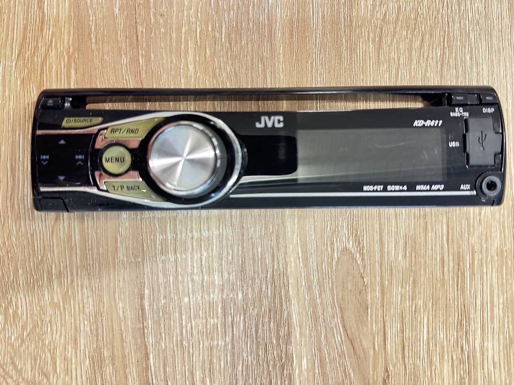 Radio: JVC Autoradio mit CD-mP3,USB,AUX,4x50W, – Usato da Romanshorn venduto da Domuz-Handel