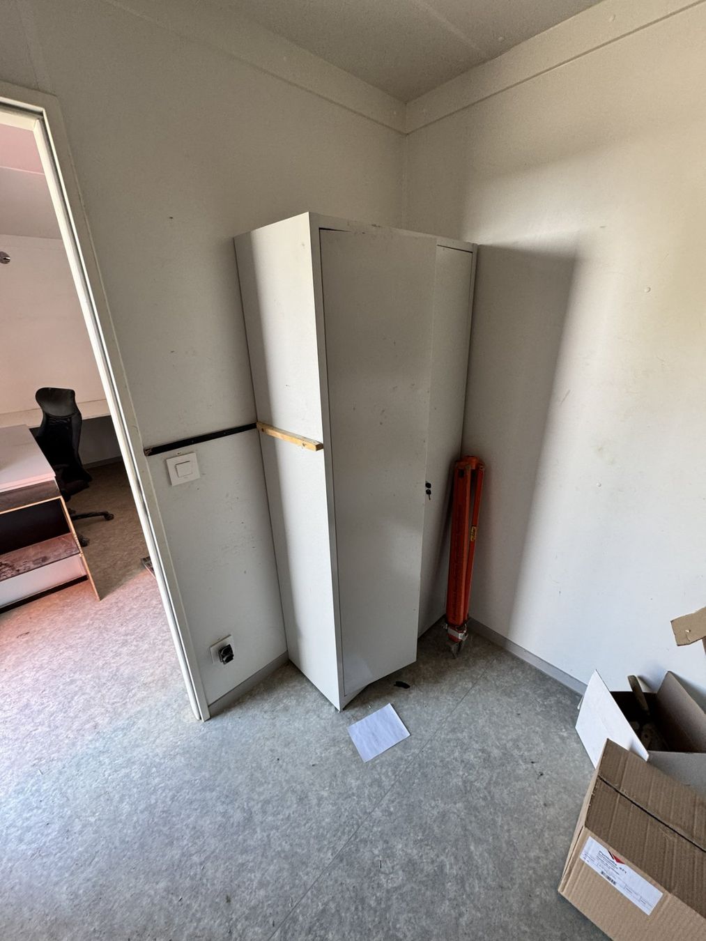 Baucontainer: Polierbaracke gross inkl. Inhalt – Gebraucht aus Hunzenschwil von Zubler_AG_5502 6