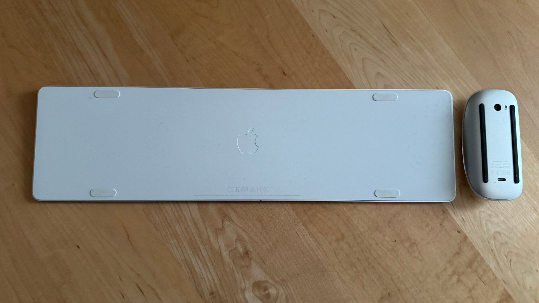 Apple Claviers: Magic Keyboard mit Touch-ID und Magic Mouse – D'occasion à Adliswil par Painterman222 1
