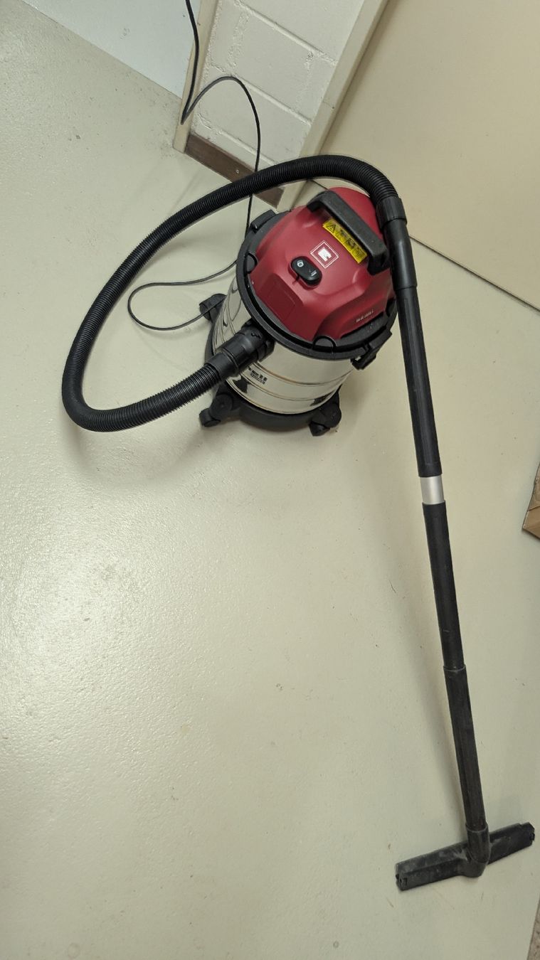 Einhell Aspirapolveri & Accessori: Nass-Trockensaugerl – Usato da Bern venduto da Bird_and