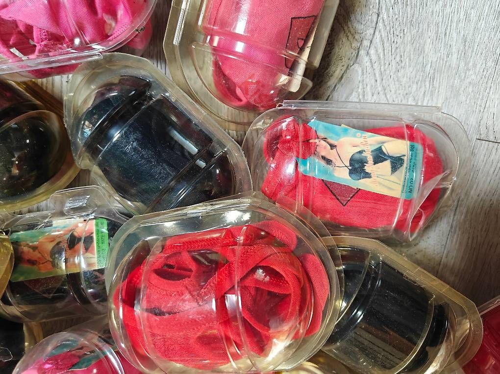Sonstige Unterwäsche: 156 Paar Stringunterwäsche – Neu und originalverpackt aus Bätterkinden von Elefantenzoo 2