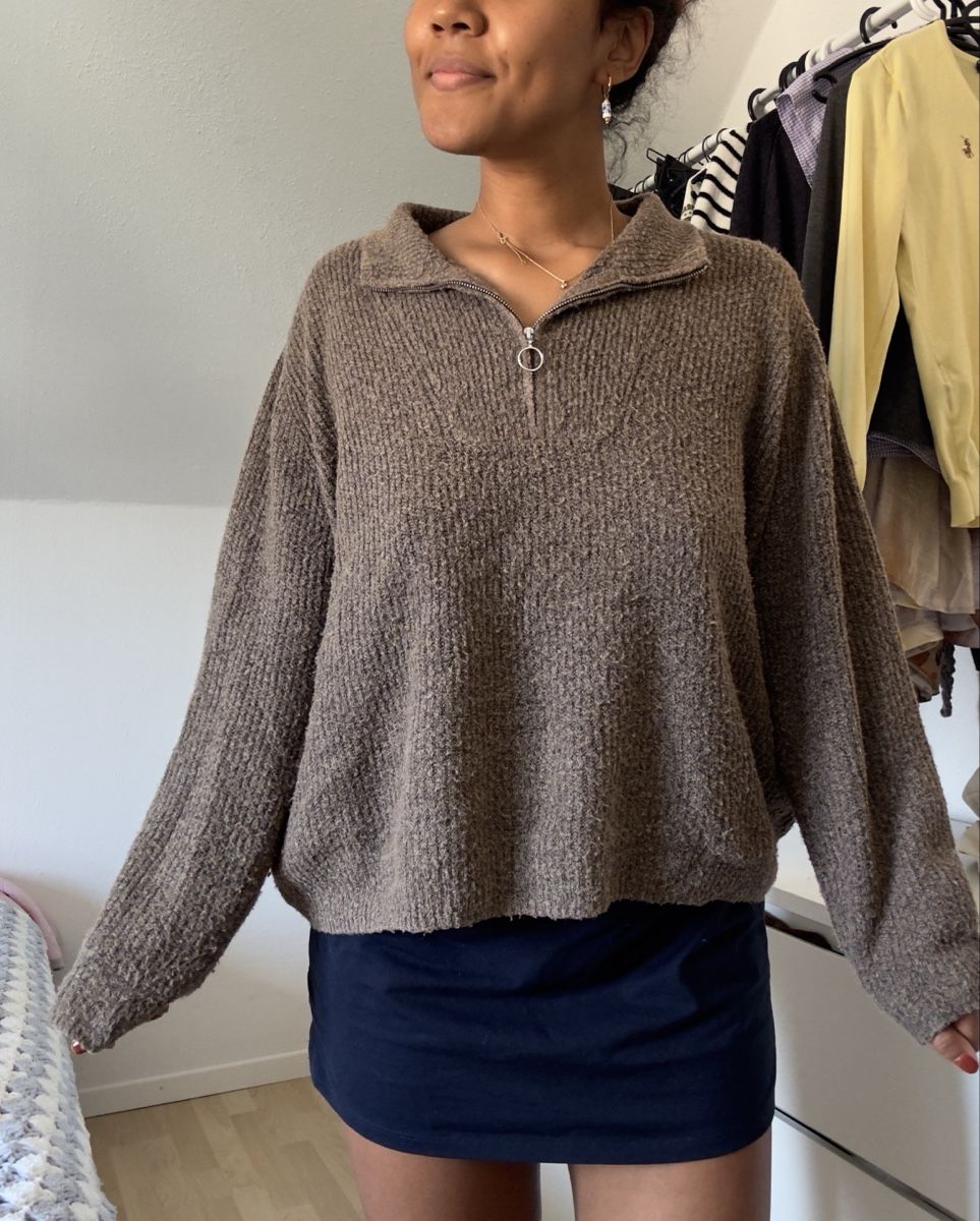 H&M Maglioni & Felpe: Pullover Damen braun mit Reissverschluss – Usato da Winterthur venduto da Flomiverse