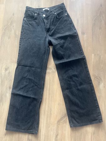 Jean asymétrique noir PULL&BEAR taille 36