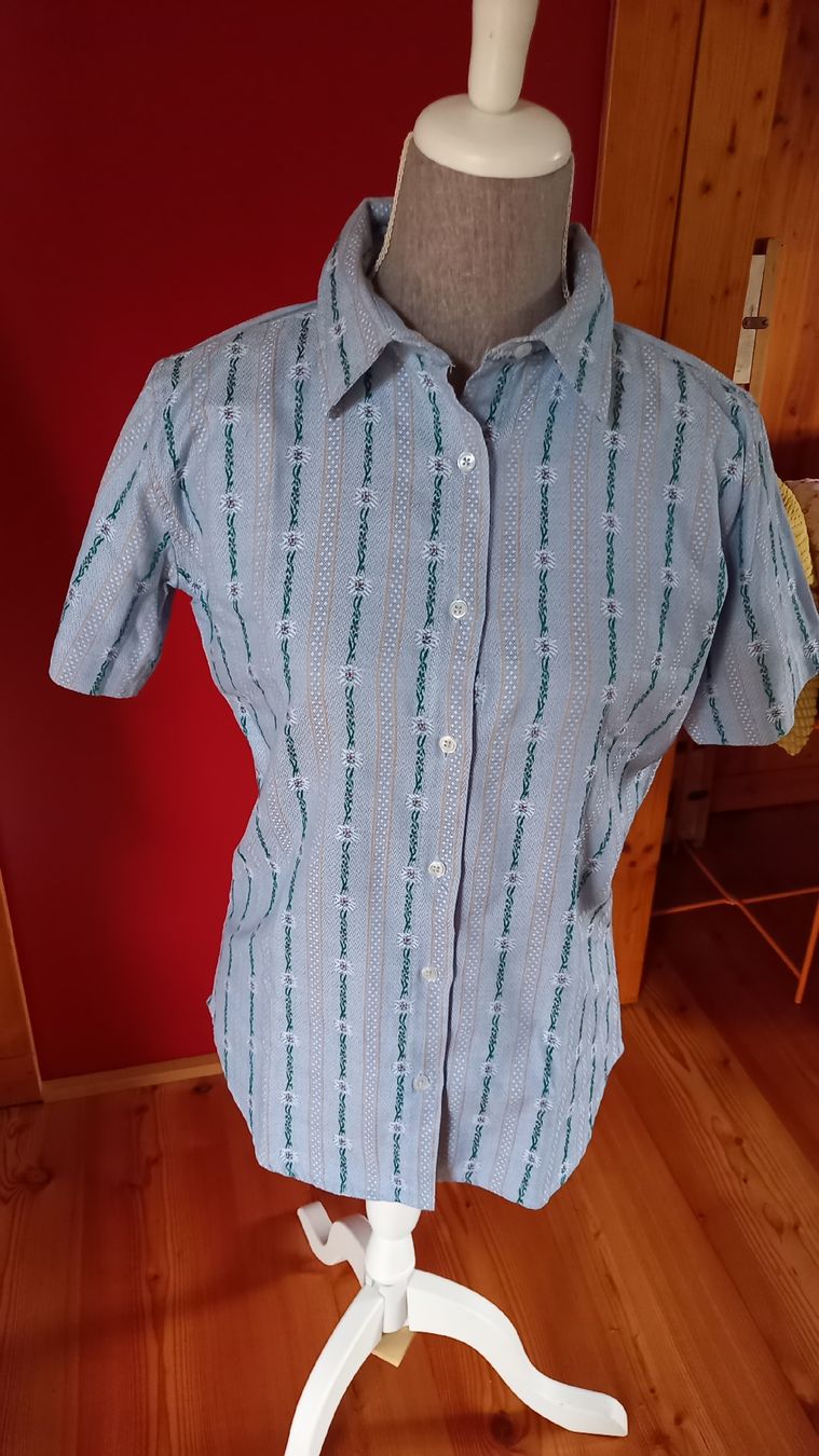 Blusen: Damenbluse Kurzarm blau Grösse S ATRIUM – Gebraucht aus St. Gallen von Otterndorf