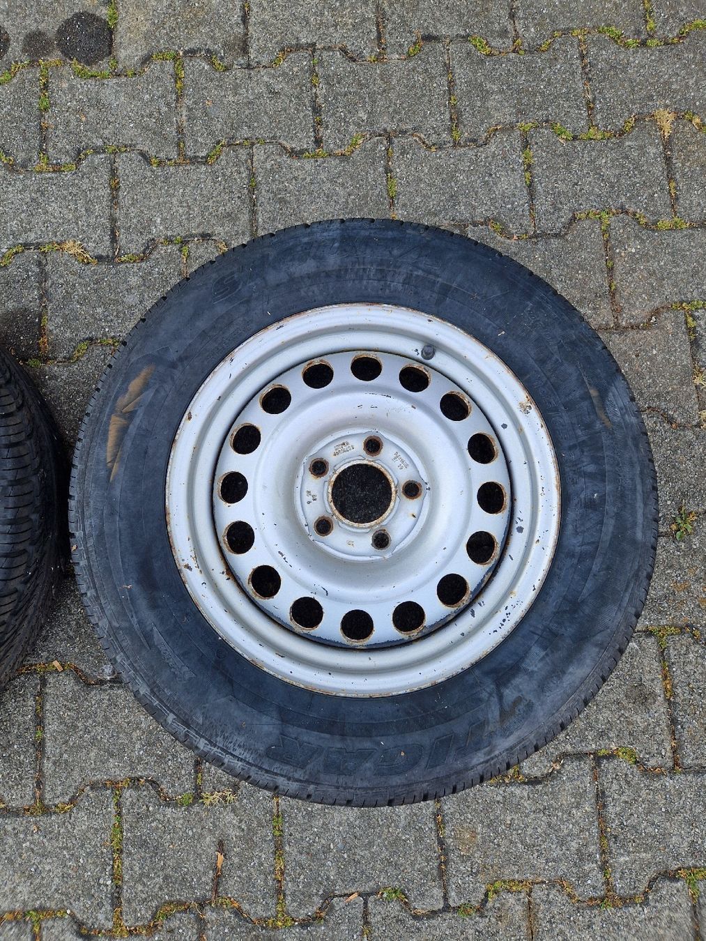 Pneumatici & Ruote complete: Räder/ Anhängerräder 195/65 R15 – Usato da Grosswangen venduto da lar_9lz7 2