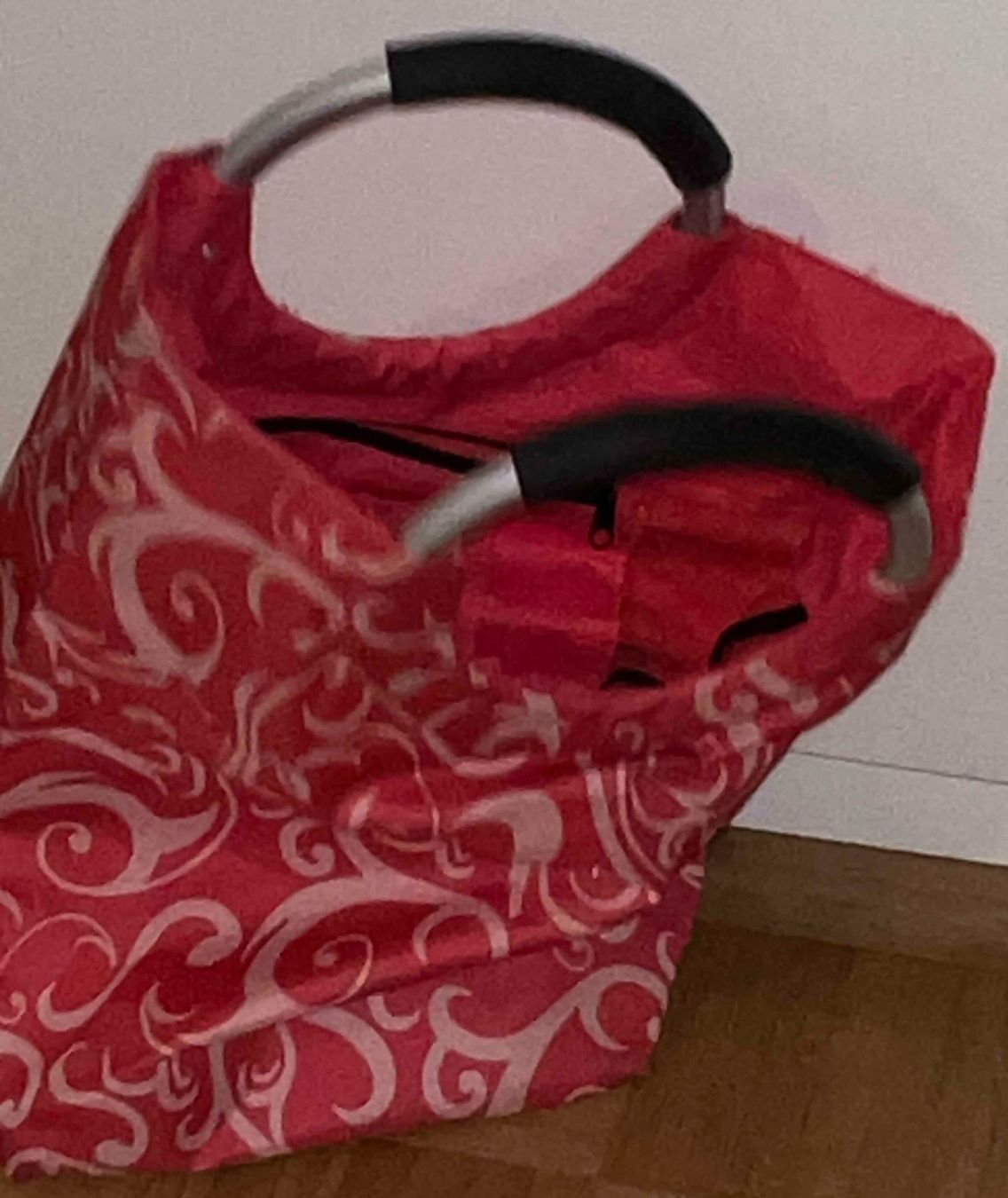 Taschen: Einkaufstasche rot/weiss – Gebraucht aus Zürich von dojoal64 1