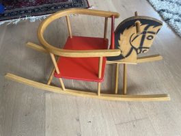 Schaukelpferd aus Holz