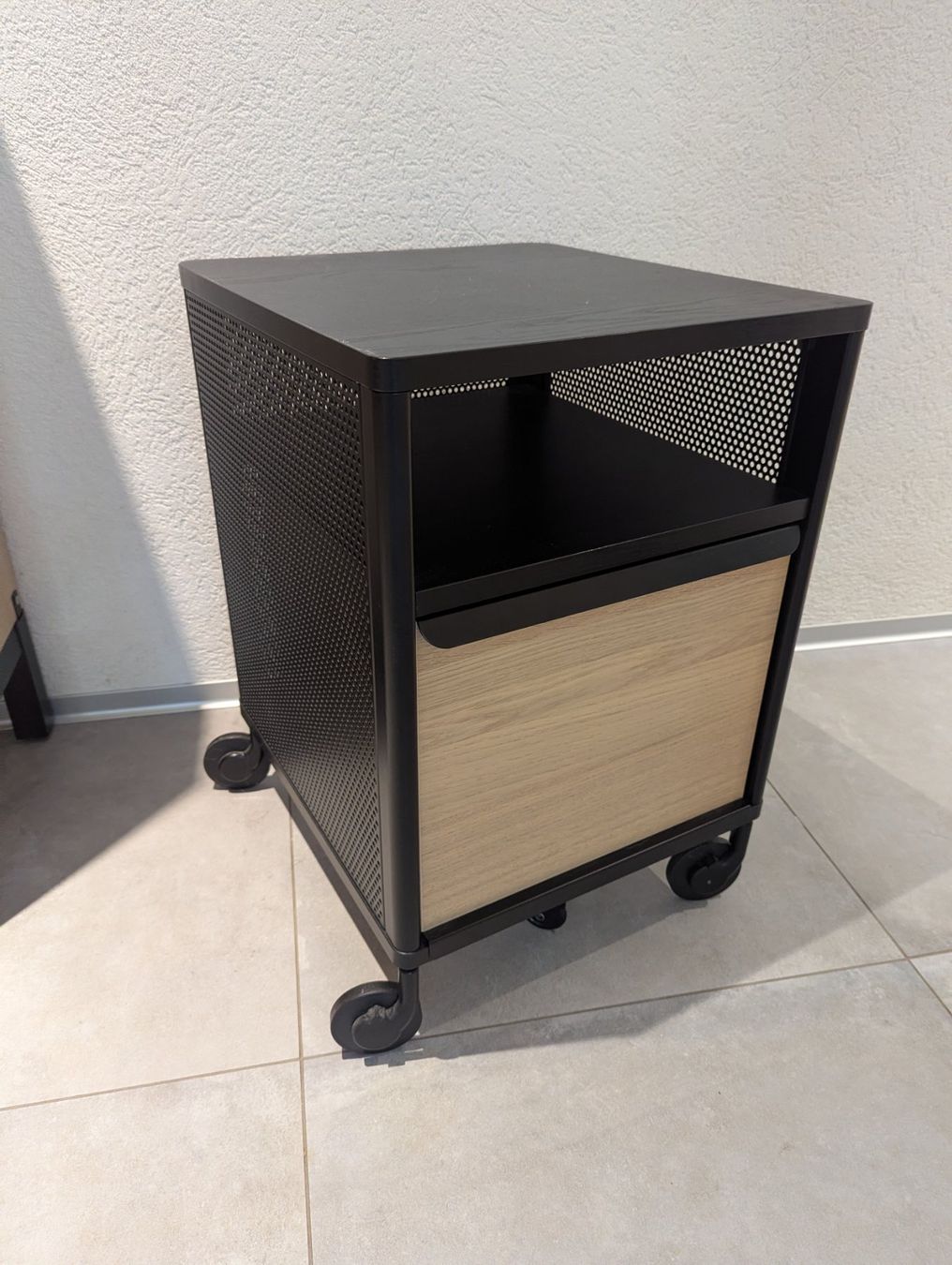 Ikea Korpus: IKEA BEKANT Rollladenkorpus, gebraucht – Gebraucht aus Herznach von rom_9rks