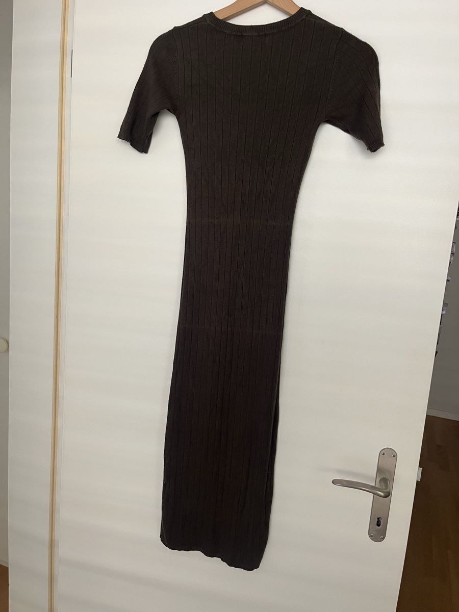 Vestiti: Robe moulante brune près du corps  – Usato da Neuchâtel venduto da Ariane_vn00 1