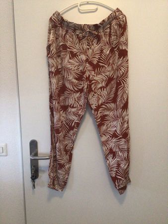 Damen Sommerhose braun weiss mit Blättermuster Grösse XXL