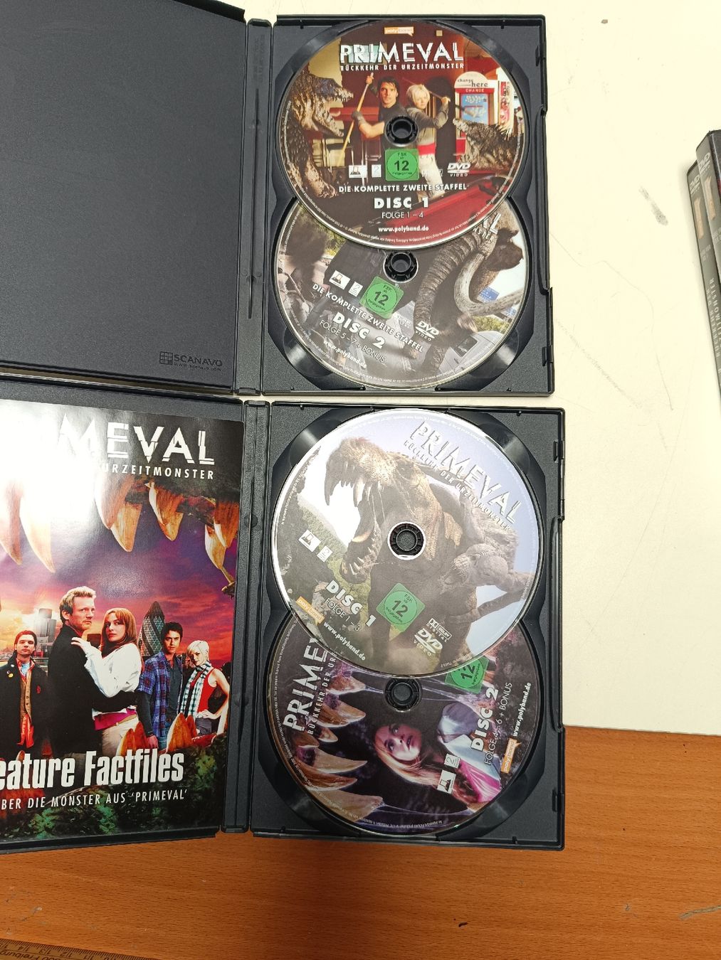 Tutti i DVDs: Primeval New World DVD Box Set 1(em76) – Usato da Künten venduto da Schnaepplihuus 3