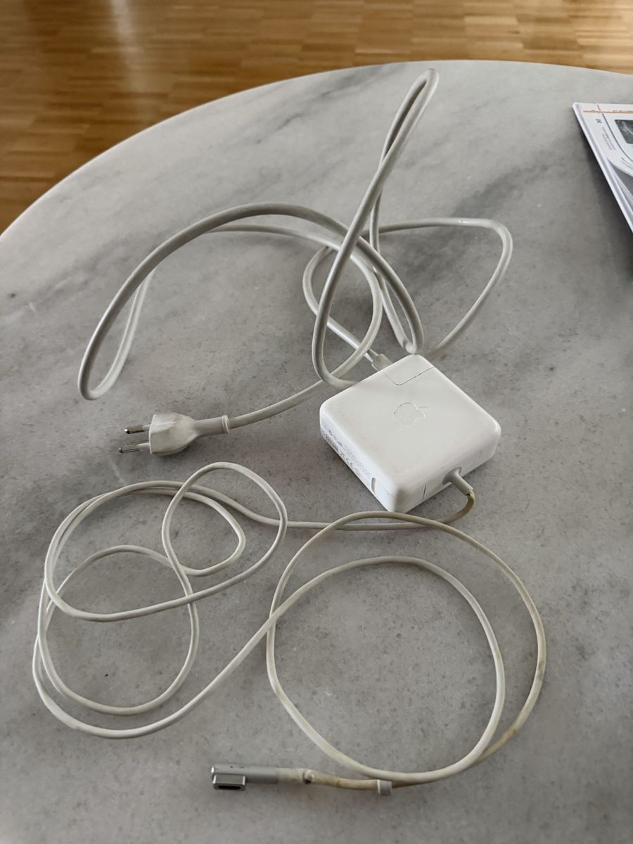 Apple Portables: MacBook Pro 13"  – D'occasion à Bonstetten par mer_7s6y 6