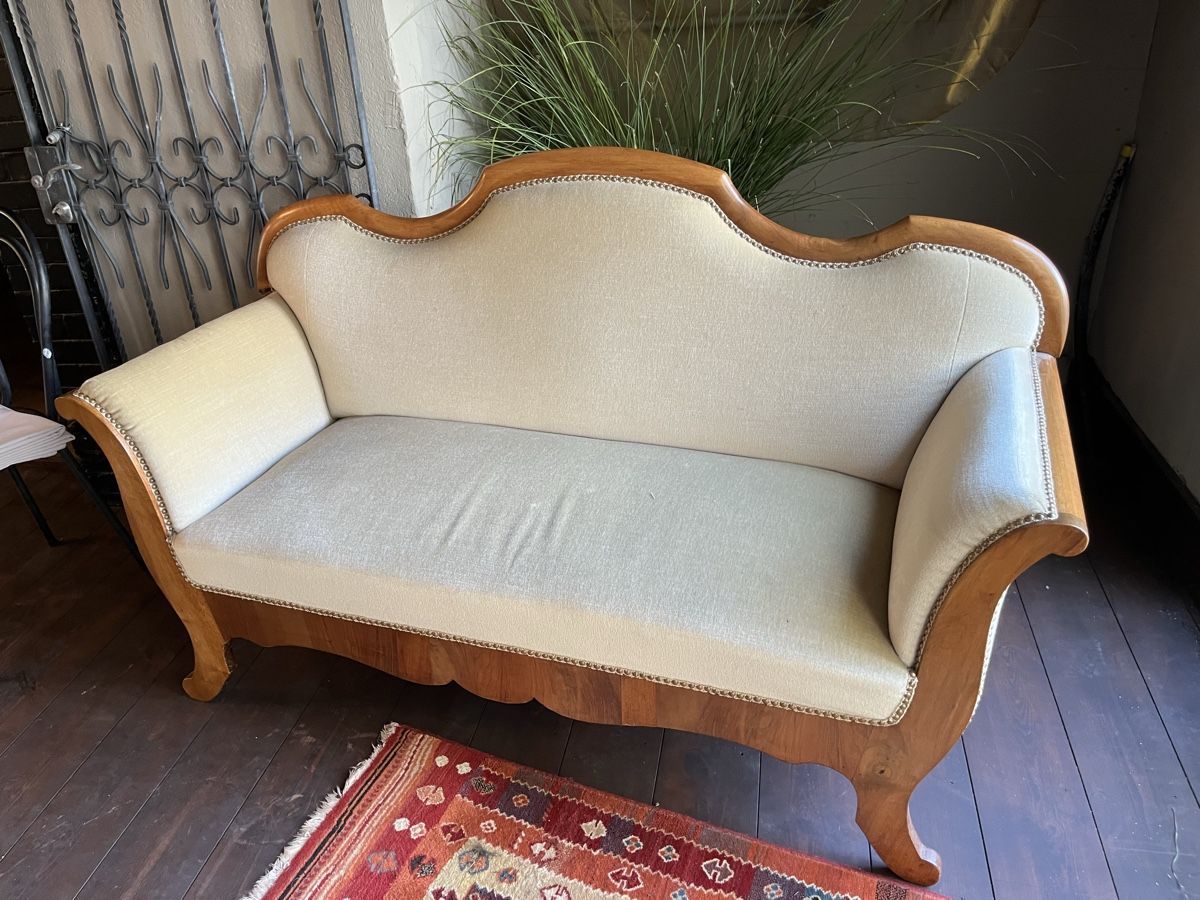 Sofas: Biedermeier-Sofa, hellbeige, Stoff guter Zustand  – D'occasion à Matzendorf par Mei60