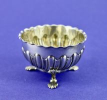 BIRMINGHAM DATIERT 1900, PRÄCHTIGE GEWÜRZ- BZW. SALZSCHALE.