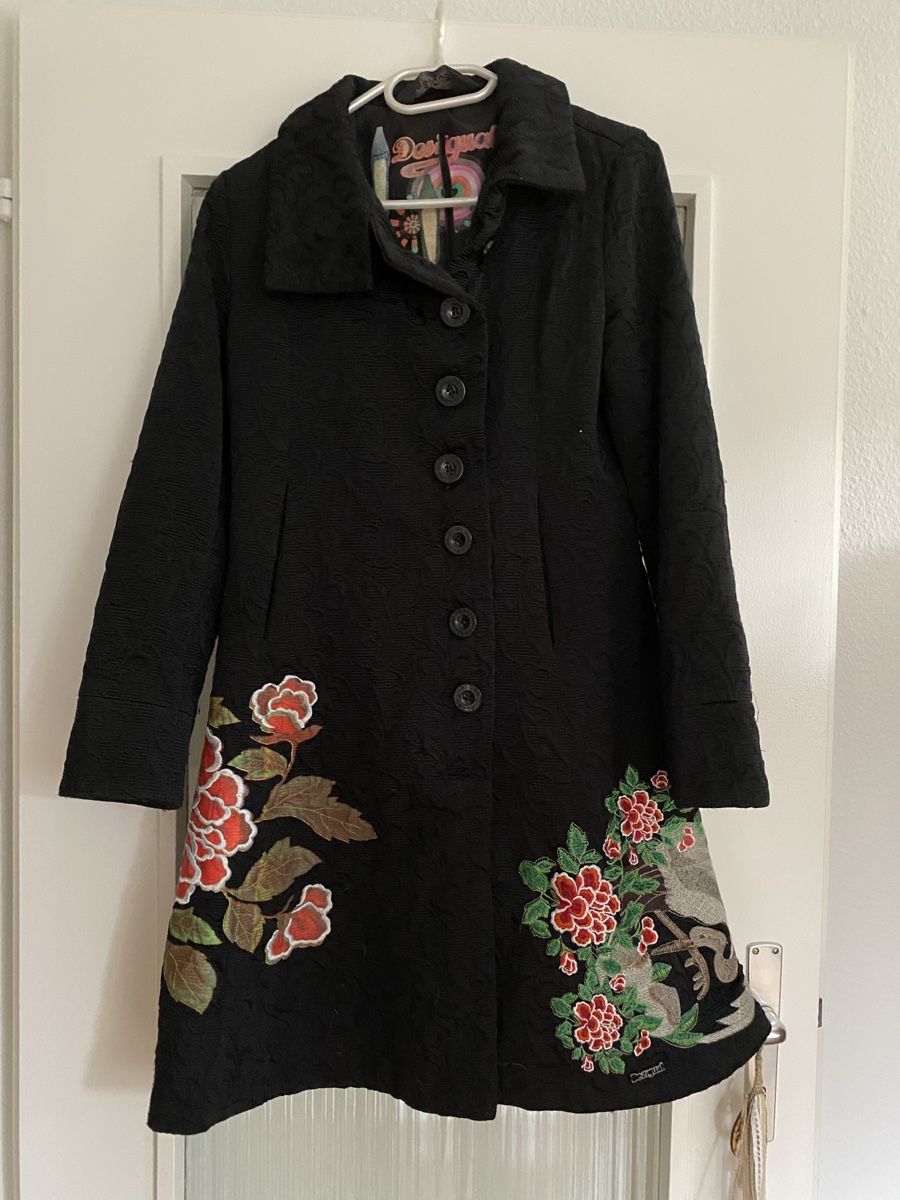 Desigual Cappotti: Wunderschöner Desigual-Mantel – Usato da Sissach venduto da Seraphine1