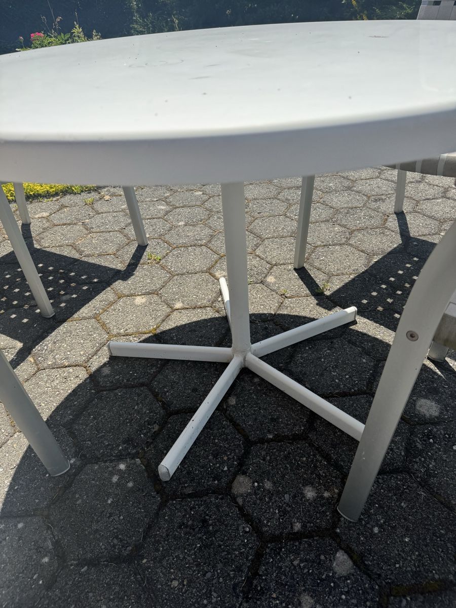 Tavoli: Gartenmöbel  – Usato da Langnau am Albis venduto da pla_2vk5 6