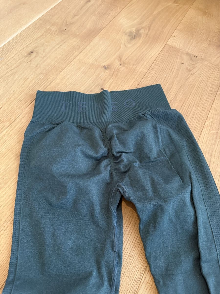 Teveo Leggings: TEVEO Leggingsneuwertig – Usato da Luzern venduto da sydney01. 3