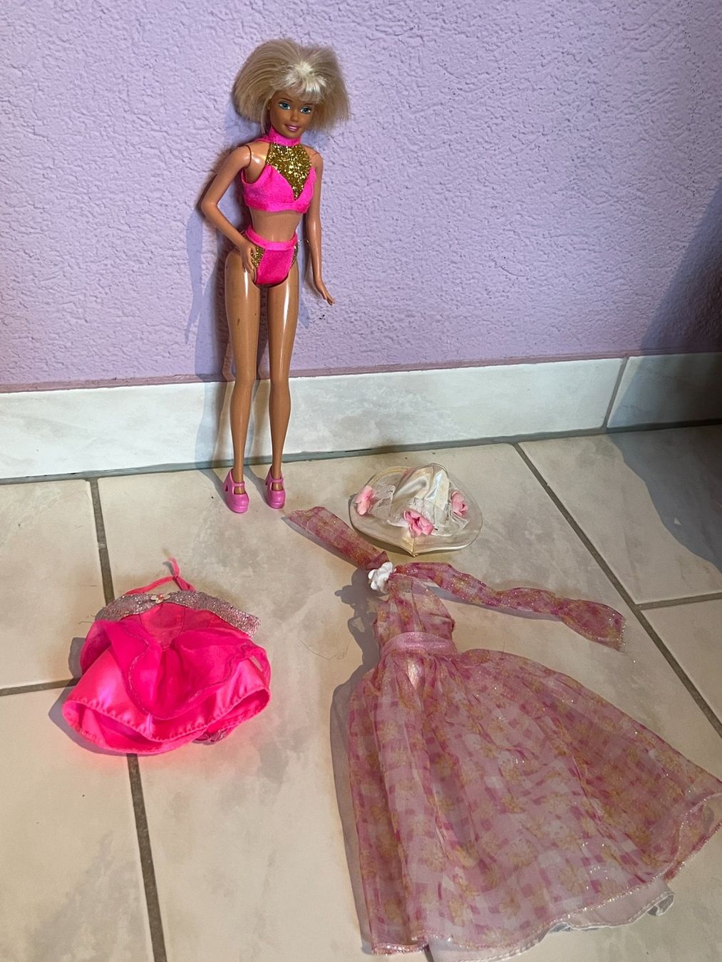 Puppen: Barbie kurze blonde Haare 1999 – Gebraucht aus St.Pantaleon von frodobi