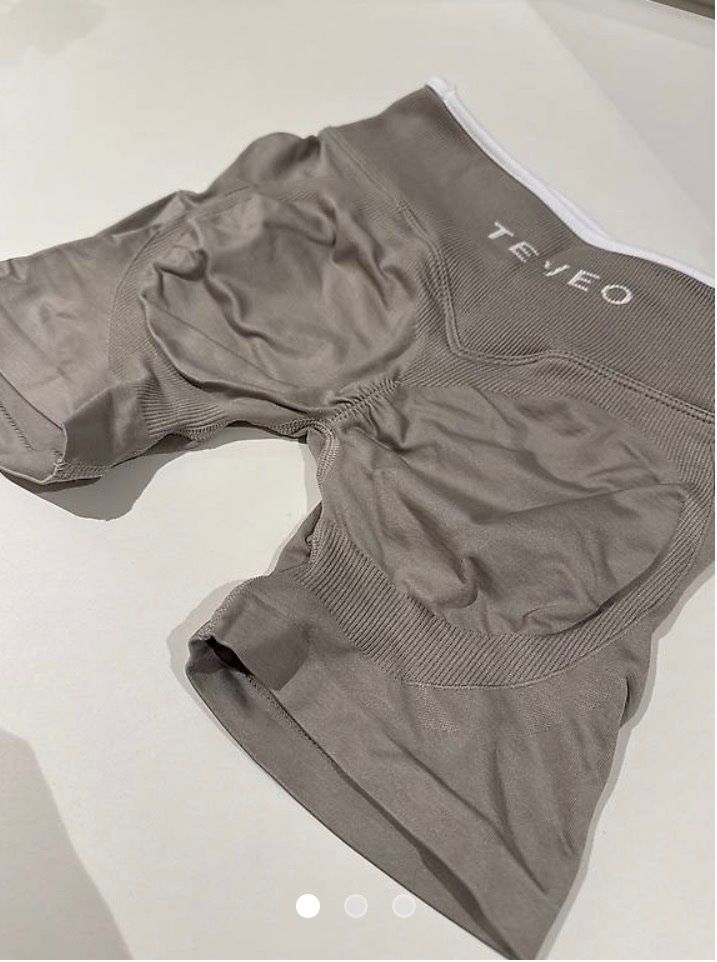 Teveo Leggings: Ignite Sculpt Scrunch Short "Stone" - XS – Usato da Huttwil venduto da J.sommer