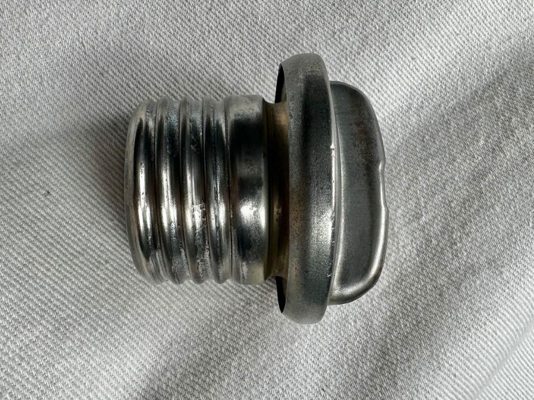 VW Alle Autoersatzteile: Original VW Käfer Metall Tankdeckel – Gebraucht aus Ried-Brig von V8_Andy 1
