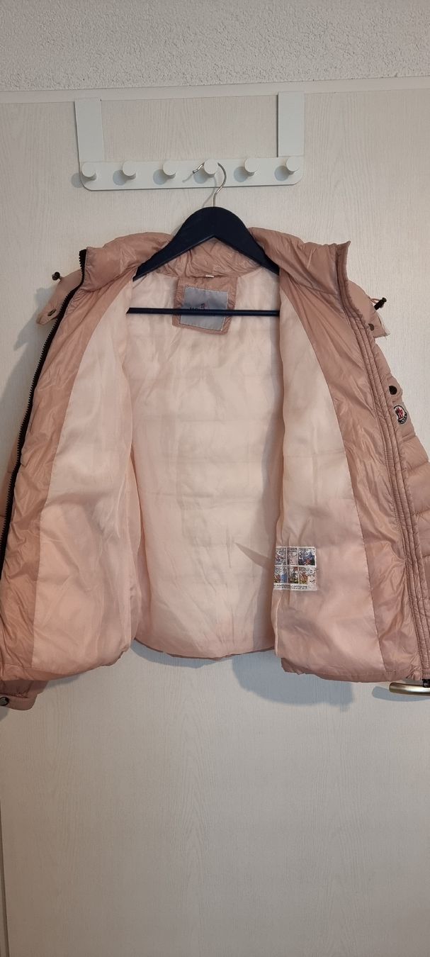 Giacche: Winterjacke Damen L eher M – Usato da Glattpark(Opfikon) venduto da TatianaVladimirova 4